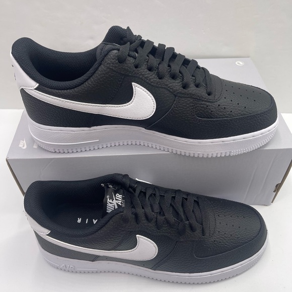 Nike Men’s AIR FORCE 1'07
BLACK/WHITE
NOIR/BLANC CT2302 002 Platform Sneakers - Picture 9 of 16